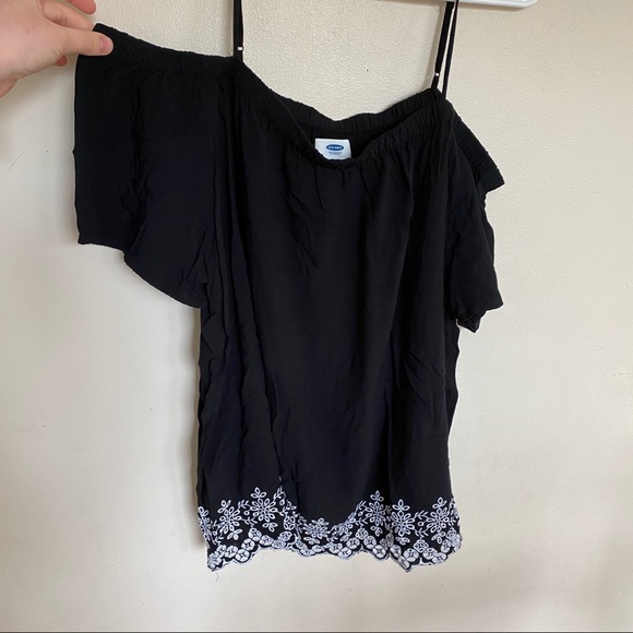 5/$25 🚨LAST CHANCE🚨 Off the shoulder tank/tee - Picture 3 of 5